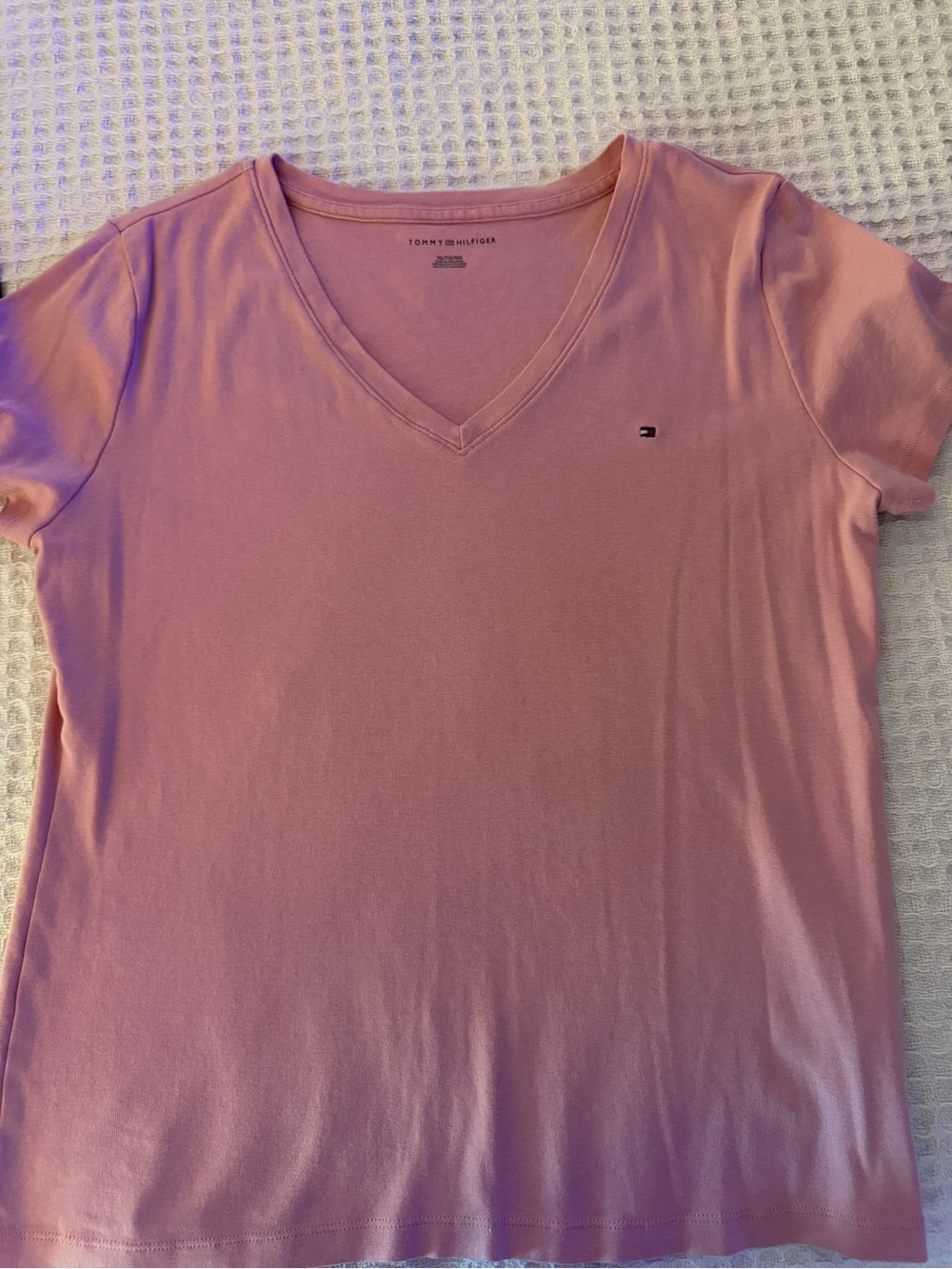 Tommy Hilfiger Women's Dusty Pink V-Neck Short Sleeve Tee